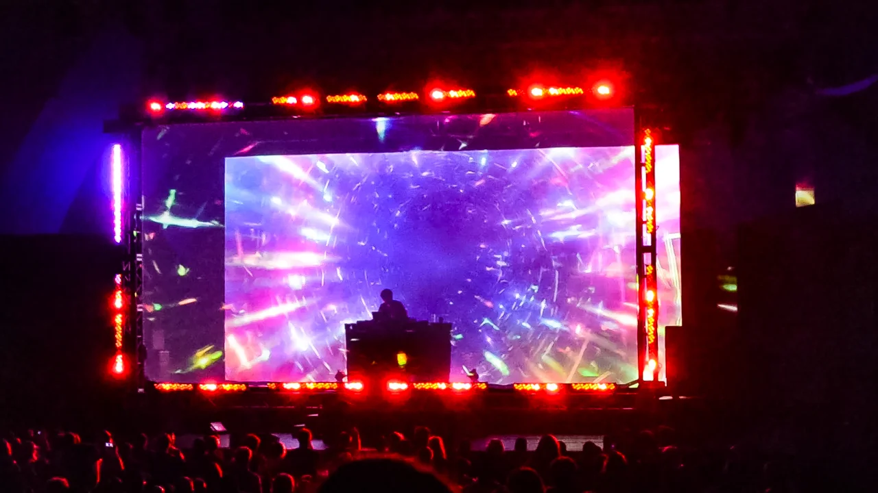 FLYLO_WEB--3.jpg