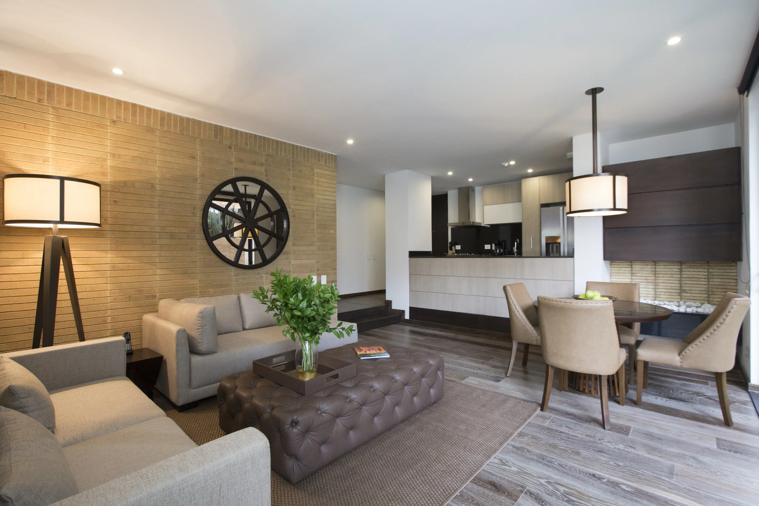 EXECUTIVE SUITE