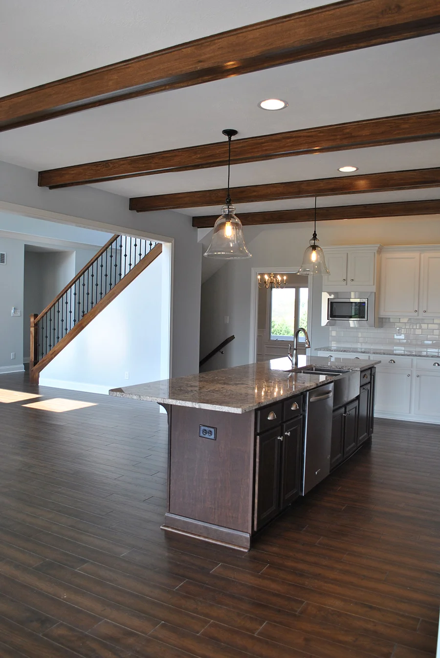 326 SAGAMORE 023.JPG