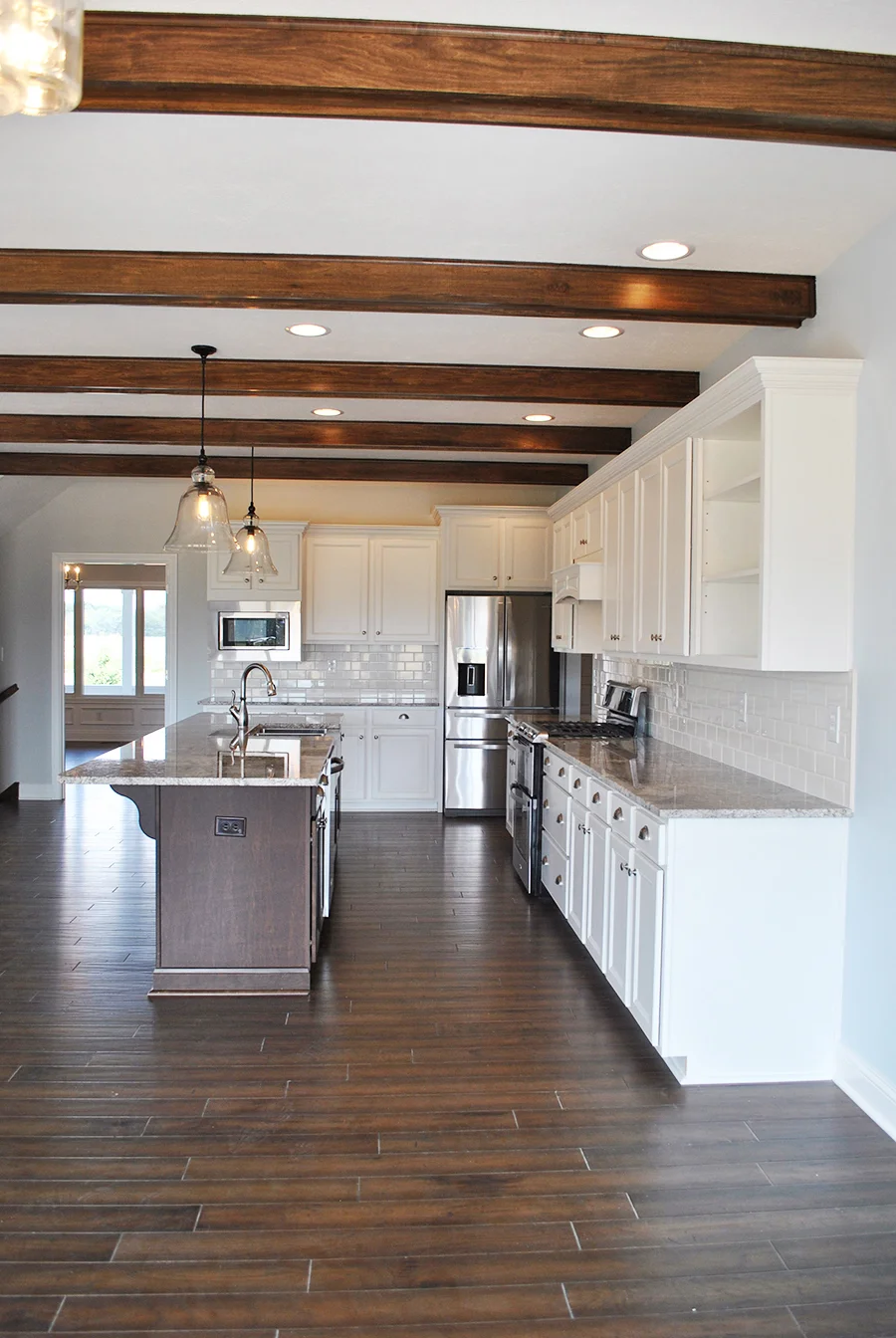 326 SAGAMORE 022.JPG