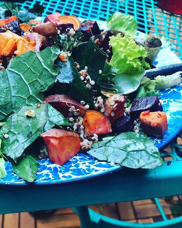 I believe that the changes we make, especially those that feel inconvenient at first or those that create discomfort, are what ultimately add value to our lives. #csa @edibleearthfarm #allthegreens 🥬#supportlocal #dinner #vegan #nowwecookalot #makec