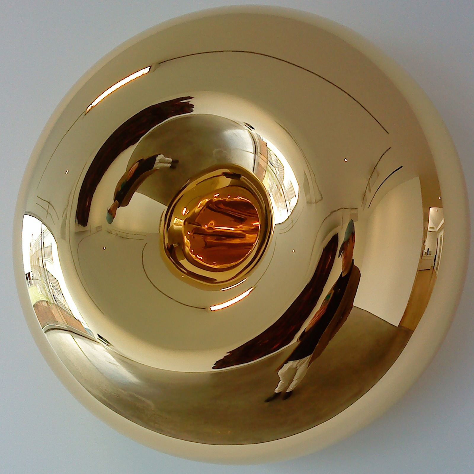 Anish Kapoor, Untitled , Stainless Steel and Gold, 2011 In some sense, Kapoor's sculptures are non-objects. We don't have an intuitive sense of how to interact with them as we would a normal painting or object. I wanted to use tar as a reflec
