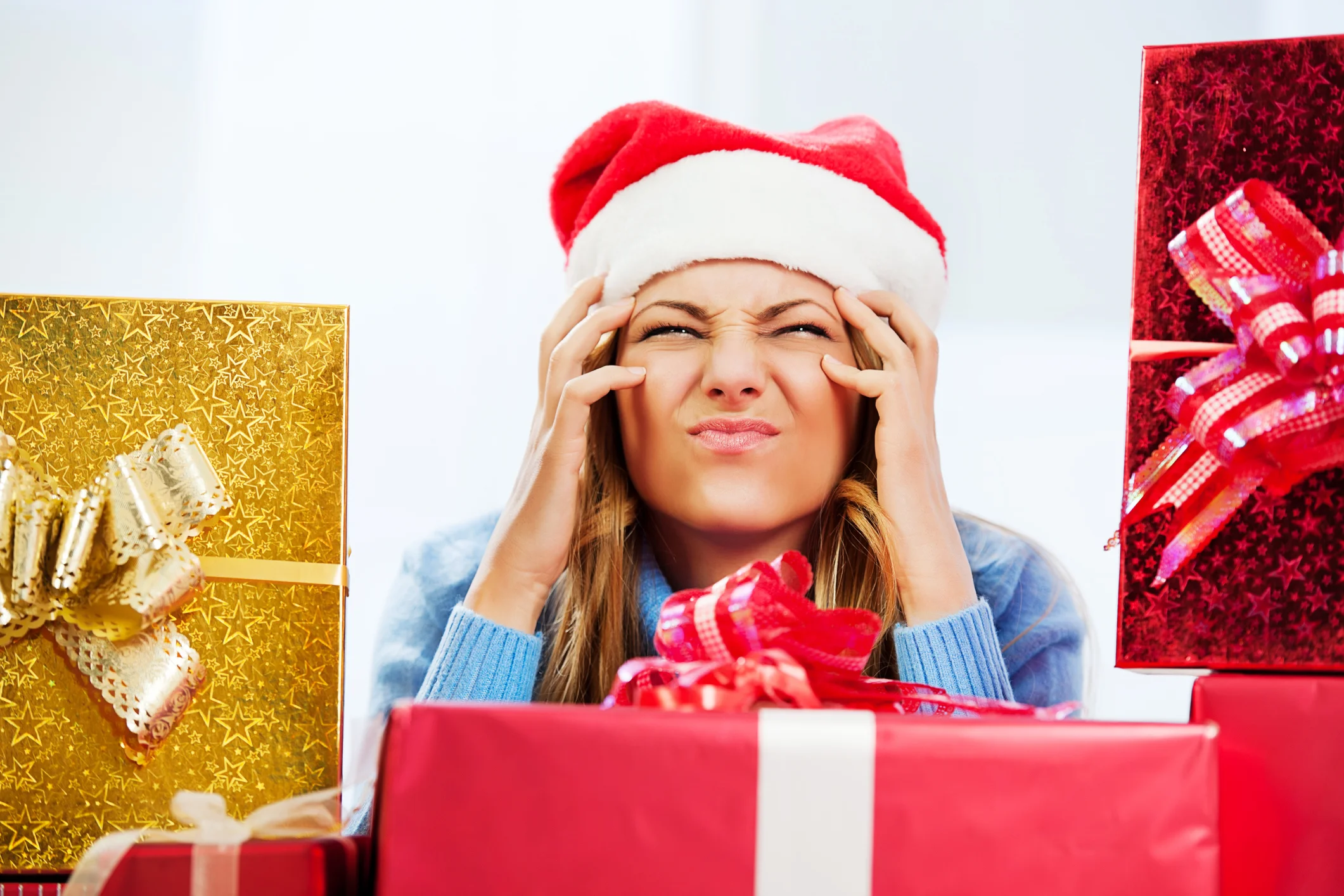 3 Wrong Ways to Deal With Your Family During the Holidays (Plus How to Do It Right!)