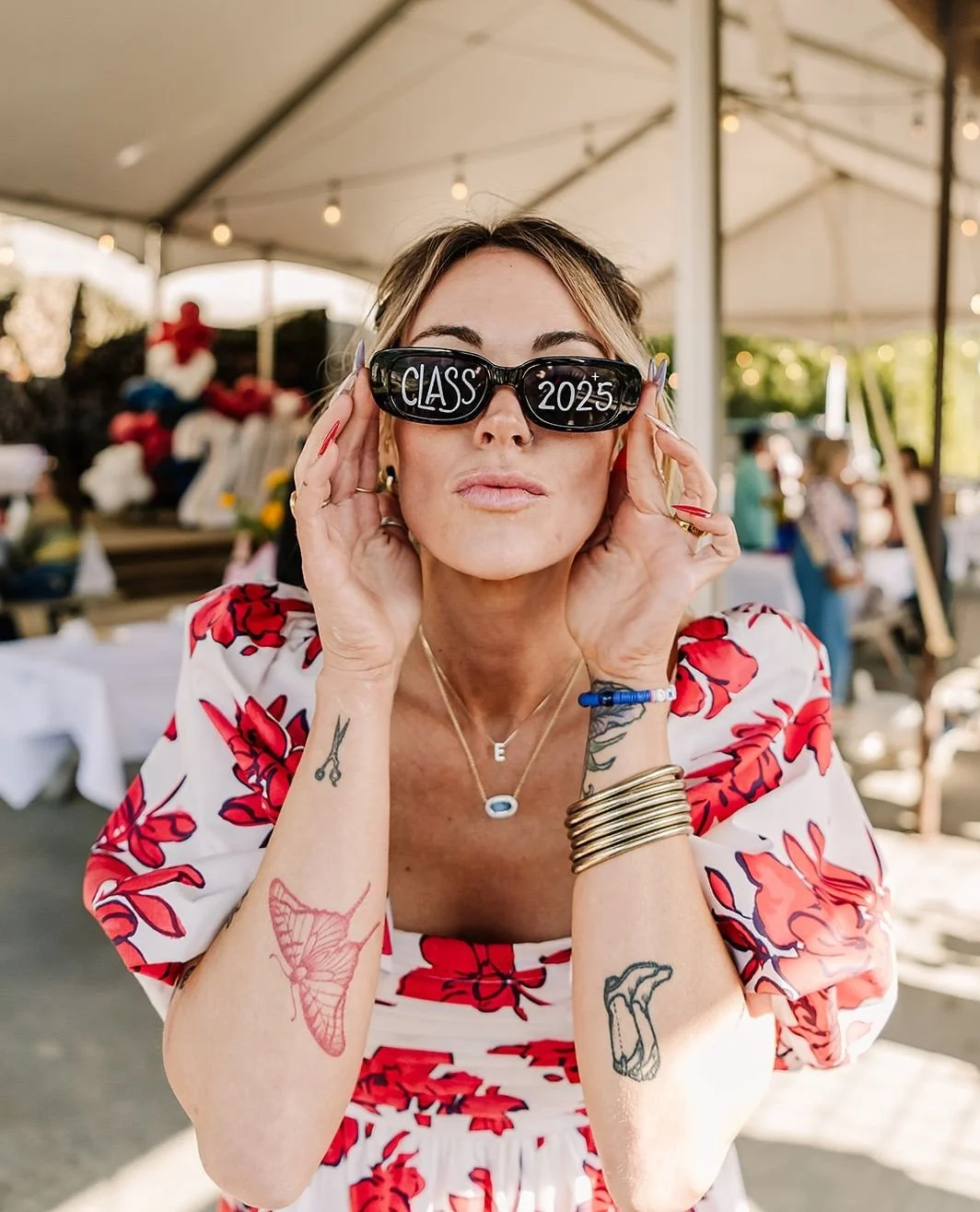 Trying to sum up 2025 feels almost impossible&hellip; but I&rsquo;ll try. 🥹✨⁠
⁠
This year was filled with so many &ldquo;yes&rdquo; moments, belly laughs, happy tears, tiny hands, growing families, celebrations big and small, and stories I&rsquo;ll 