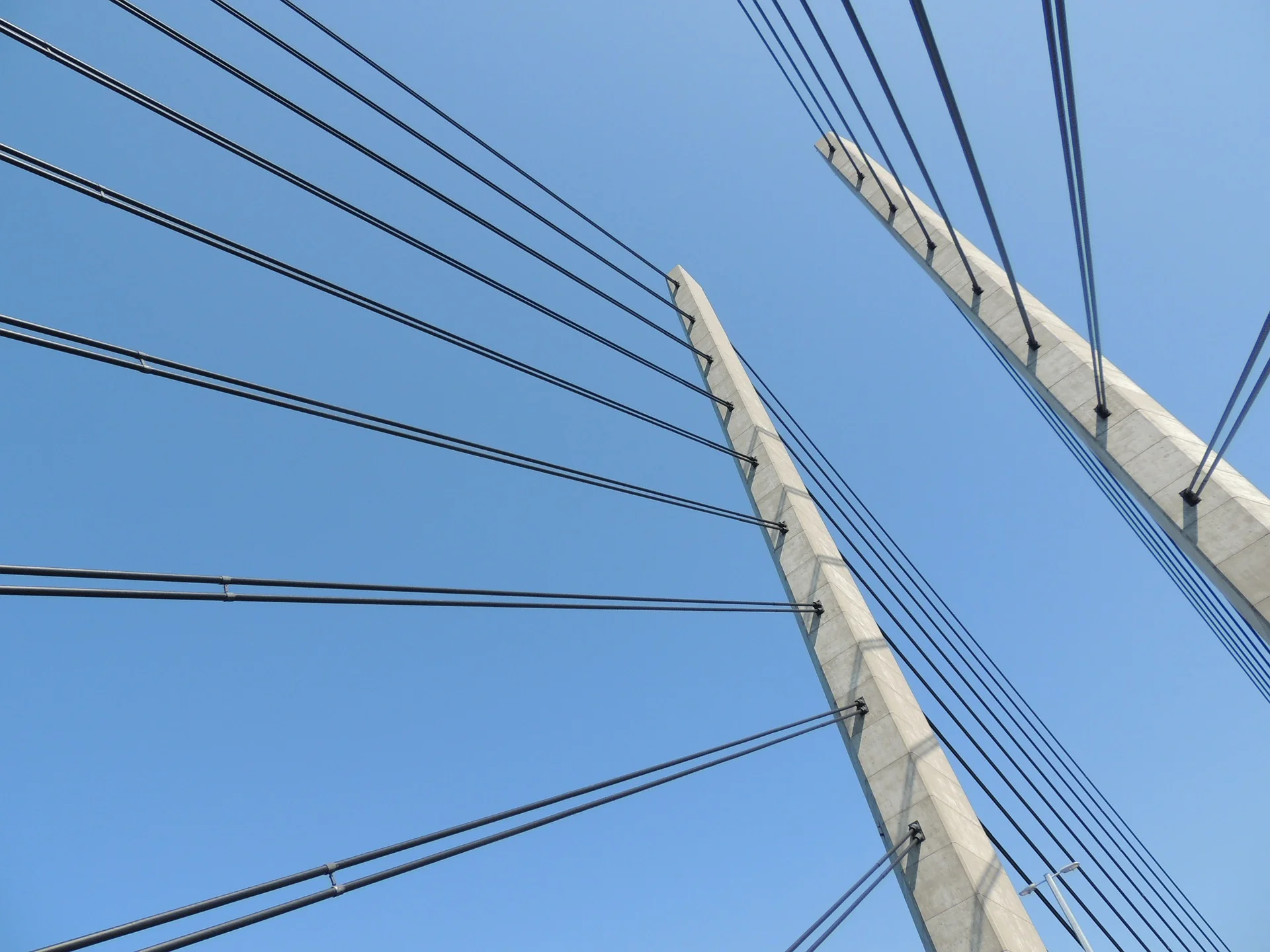 bridge-408566_1920.jpg