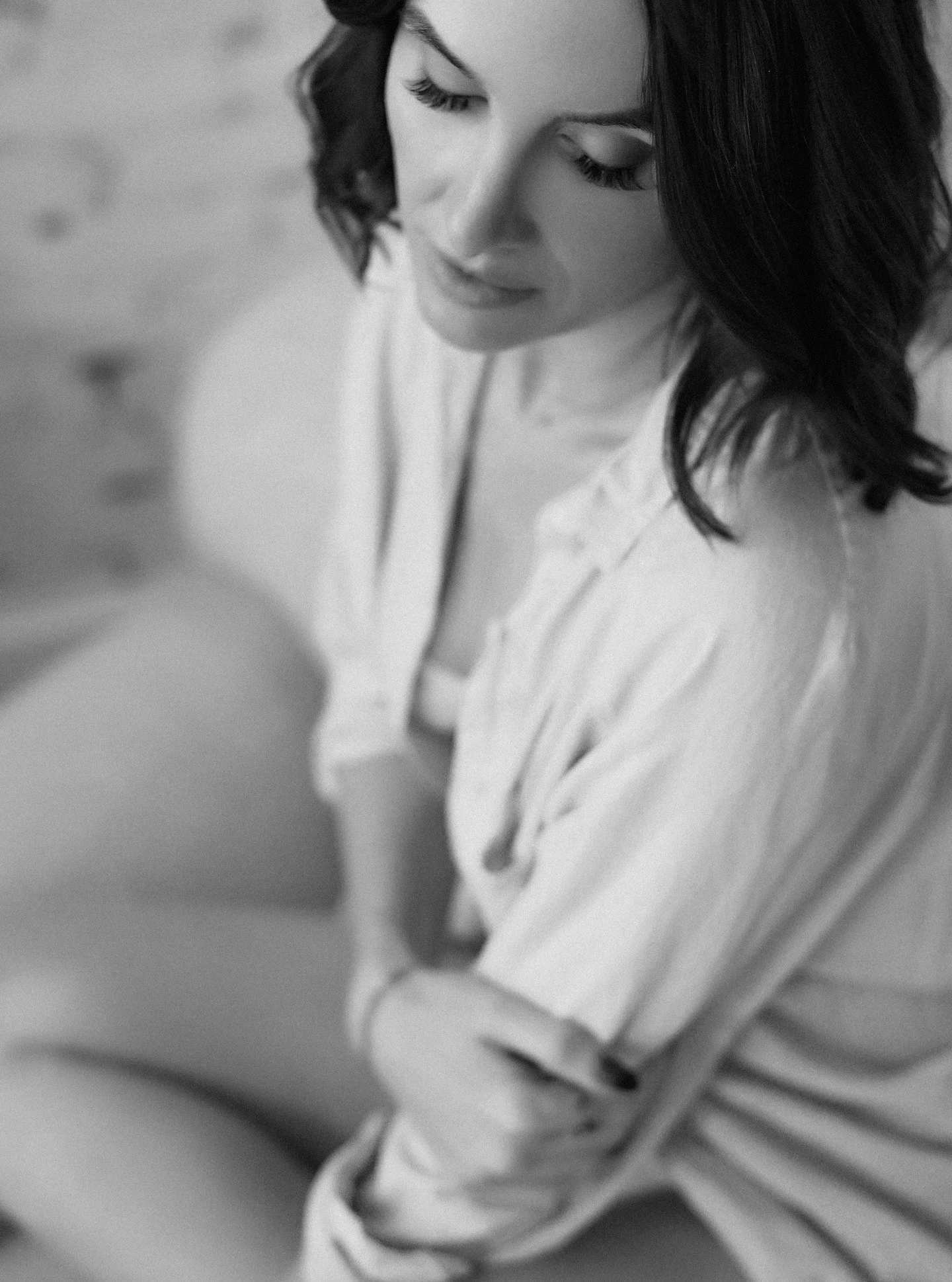 Stealing his shirt, owning the moment. 

Can you guess what color the shirt is?
Swipe though to see if you are correct&hellip;

.
.⁠
.⁠
.
#charlestonbride⁠
#charlestondestinationboudoir⁠
#scbride⁠
#boudoirportrait⁠
#chs⁠
#843⁠
#lowcountrybrides
#visi