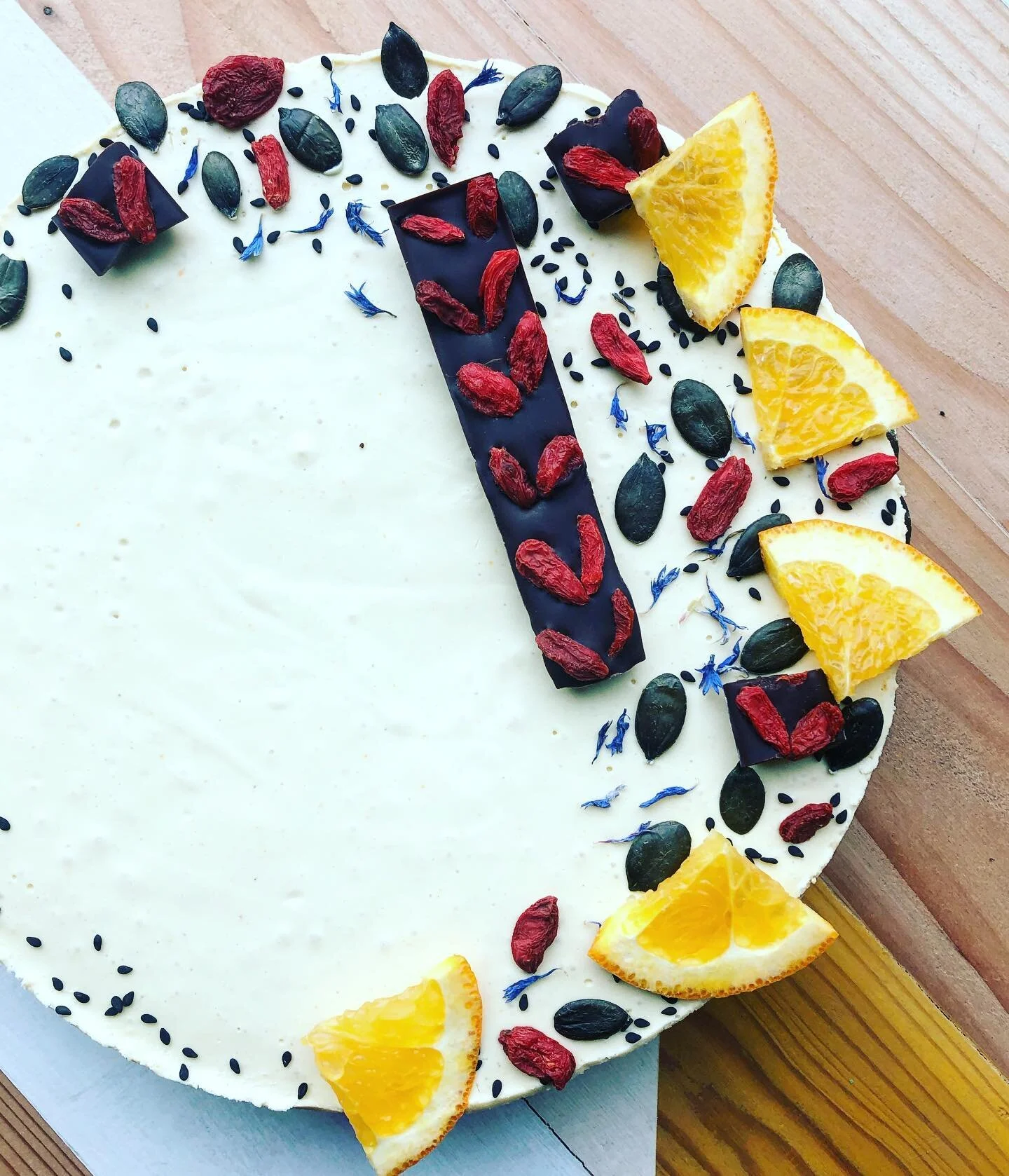 Raw cake inspired by the season of citrus 🍊 
.
.
.
#sugarfree #glutenfree #raw #cake #dessert #whole #foodie #real #food #makeitsimple #vegan #cheesecake #rawcake #recipedeveloper #maker #humboldt #arcata #citrus #seasonal #dairyfree #foodwisekitche