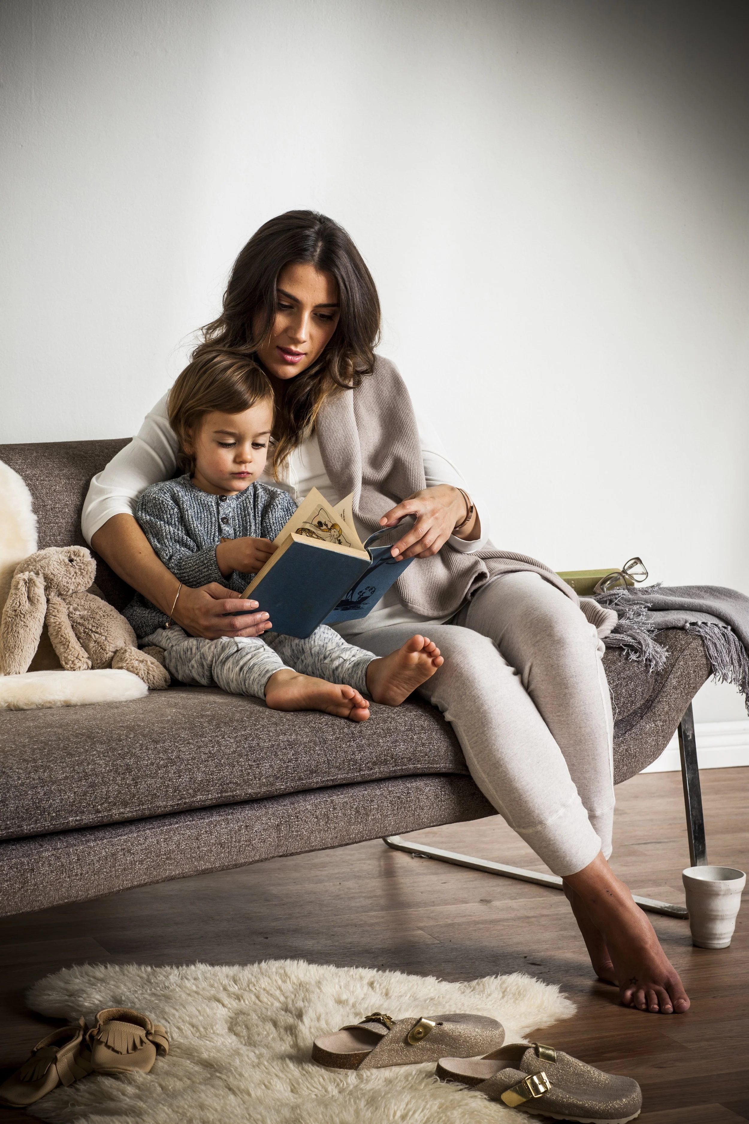 Snuggle Up - Pregnancy Life + Style Photography Nick Scott