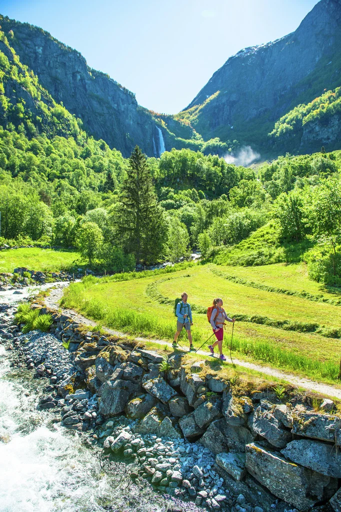 Feigefossen-Feigumfossen-Waterfall-fn1092chm_1024-6.jpg