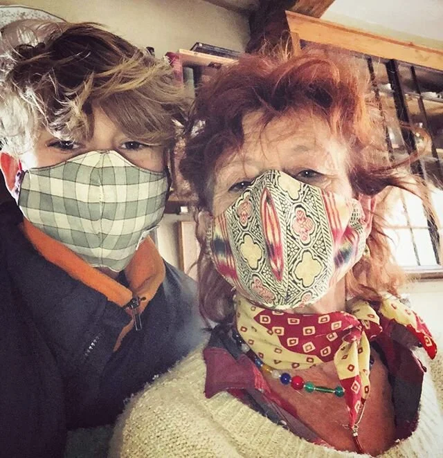 Keep safe with JR masks, all you wonderful people! (off cuts from some of our favourites, sew by @_laval_ 
@nicolefabredesigns
@chelseatextiles 
@warrisvianni 
@kateformandesigns )
#facemasks #jrdesignlondon
#newnormal #covidlife #covid19 #fabrics #s
