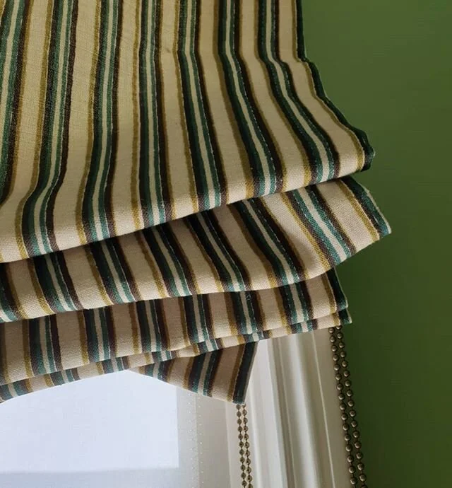 Detail of a just completed  Roman blind beautifully made by @beldecordesigns in the equally gorgeous @claremontfurnishing Kate Stripe 💚💚💚💚
