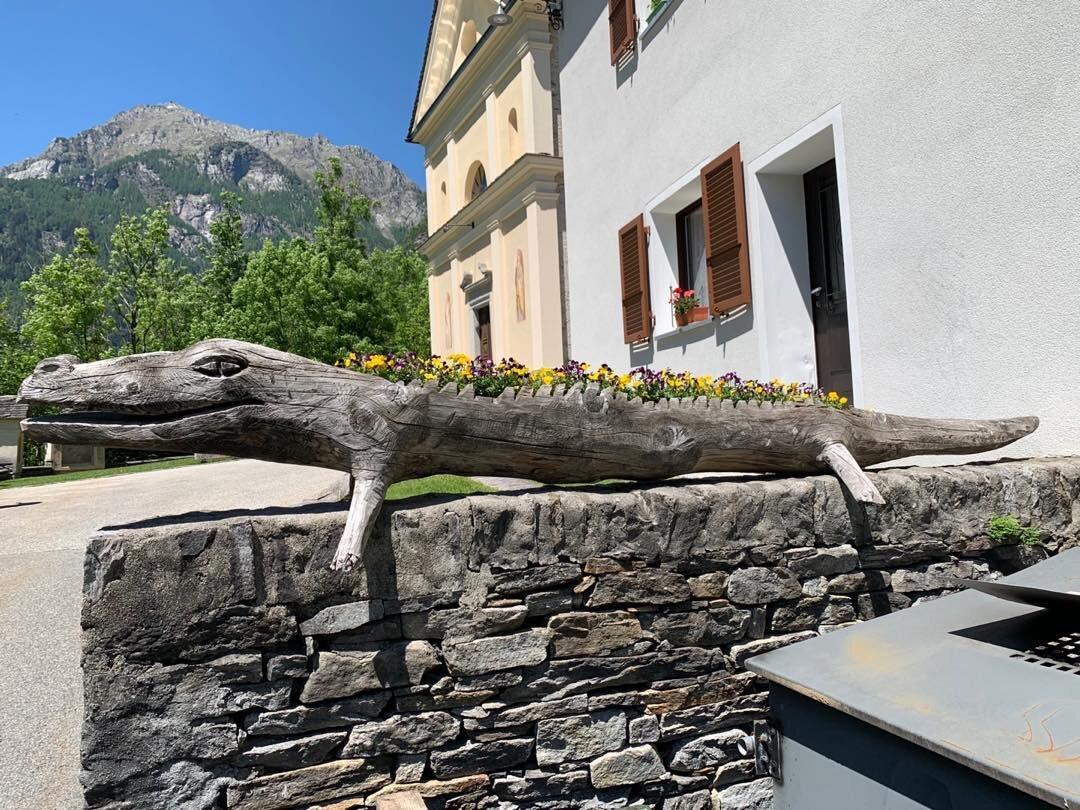 Be careful in Sonogno there are crocodiles 😜

#Wonderful day &amp; wonderful place ☀️ #ferien #ferienhaus #ferienwohnung #tessin #ticinoturismo #ticinomoments #ascona_locarno #sonogno #verzascatal #verzascavalley #myticino #myticinoholiday #asconalo