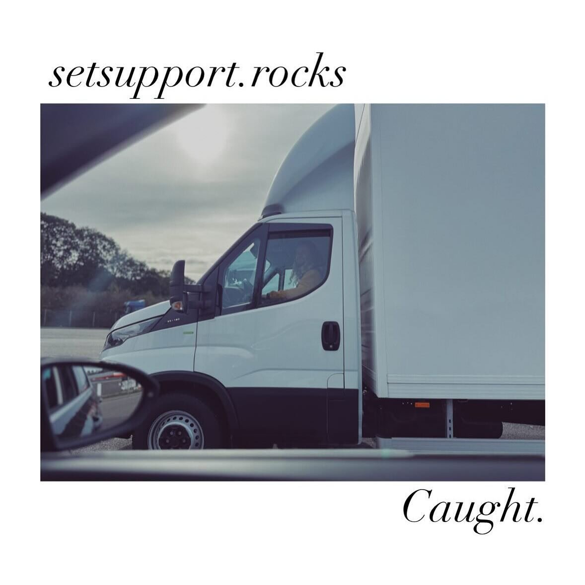 setsupport.rocks together on the road.

#setsupport
#setsupportrocks 
#ivecodaily

@artistspool