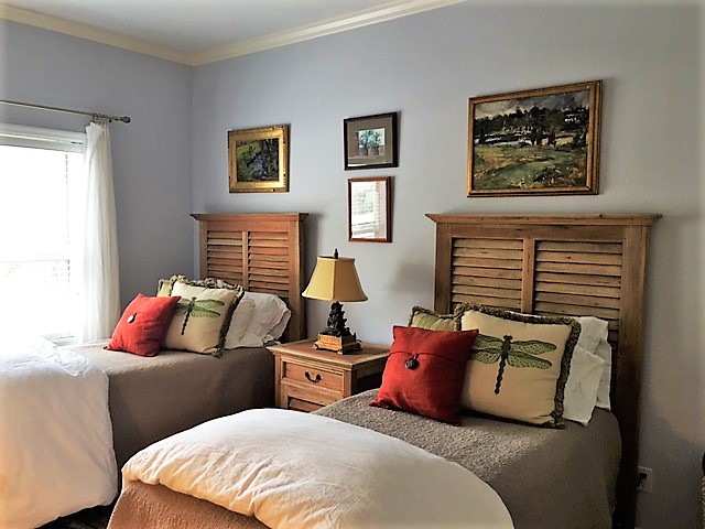 twin bedroom -IMG_1380.jpg