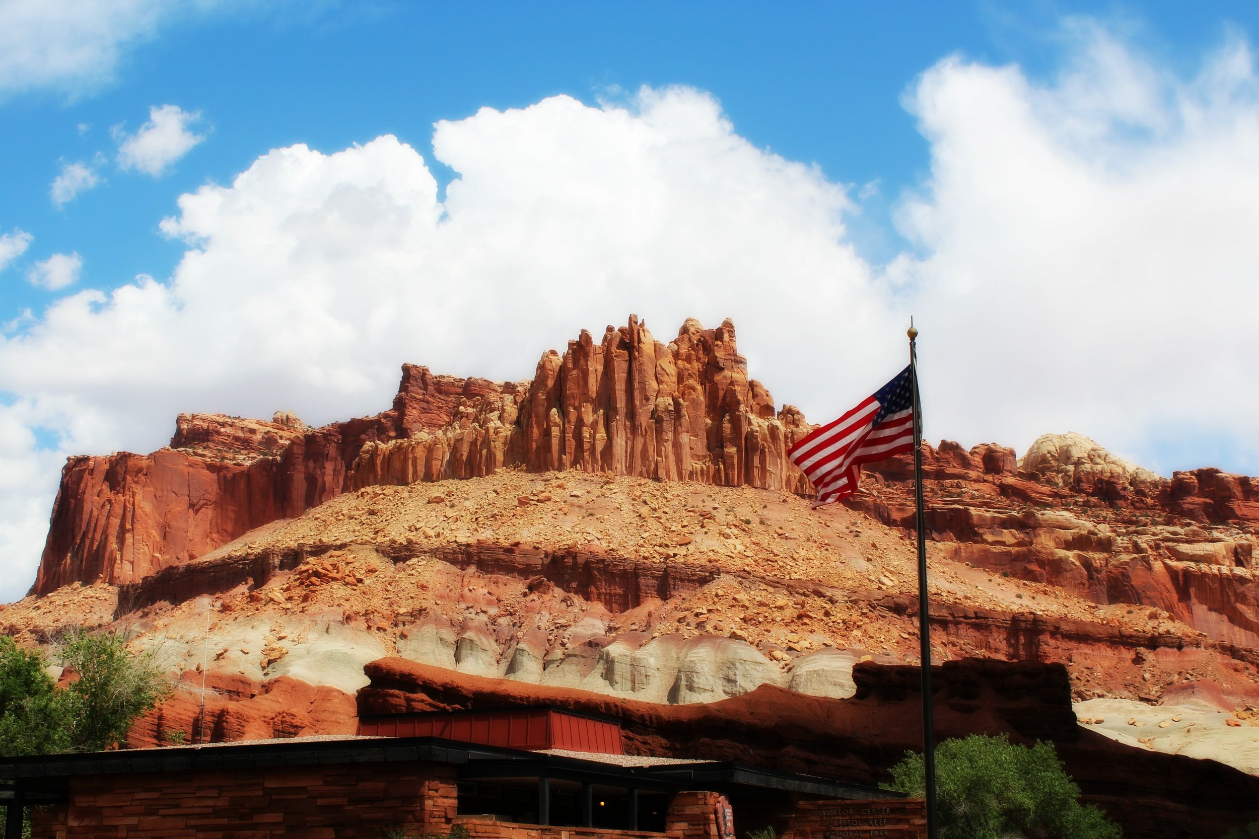 capitol-reef-visitor-center