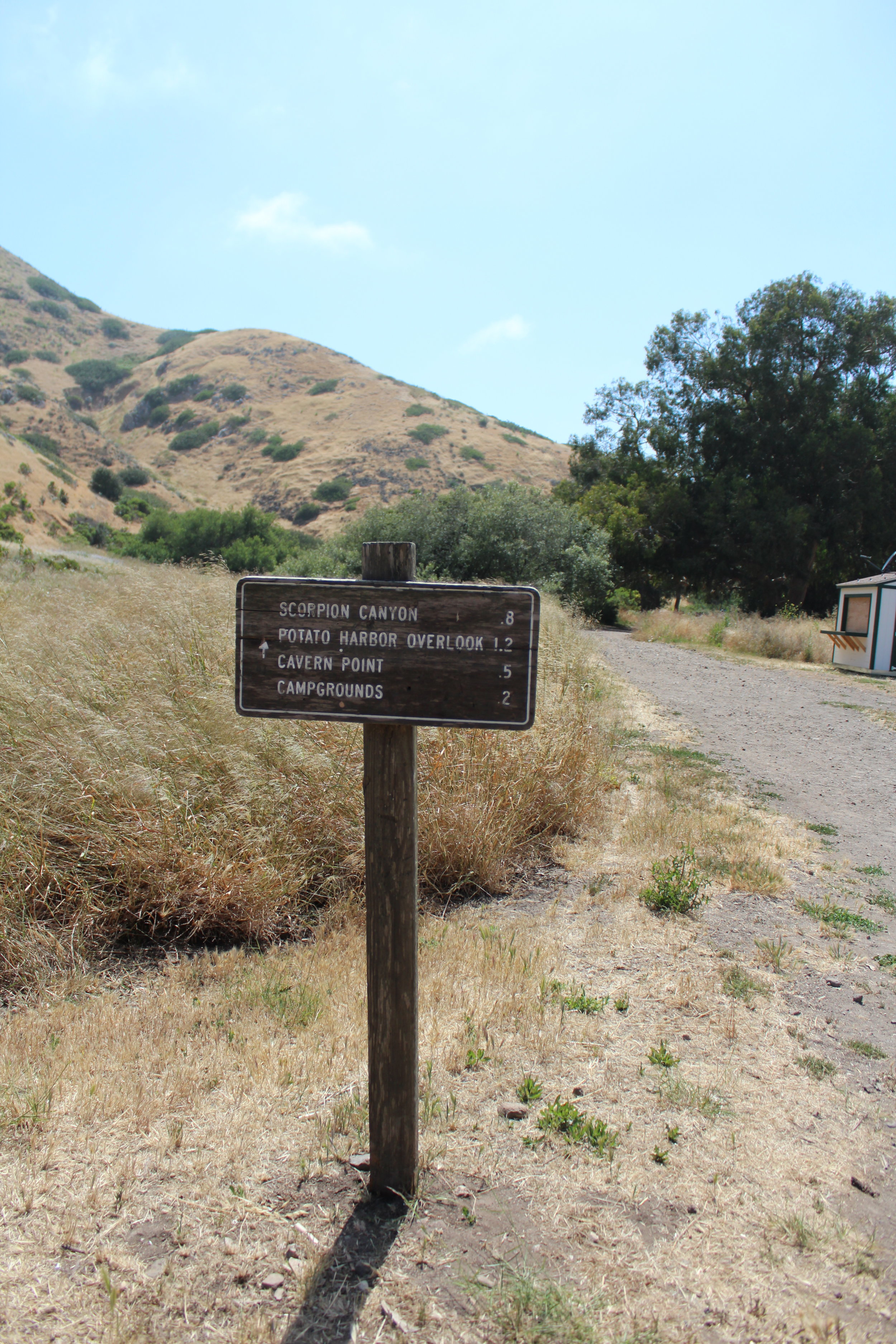 hiking-sign