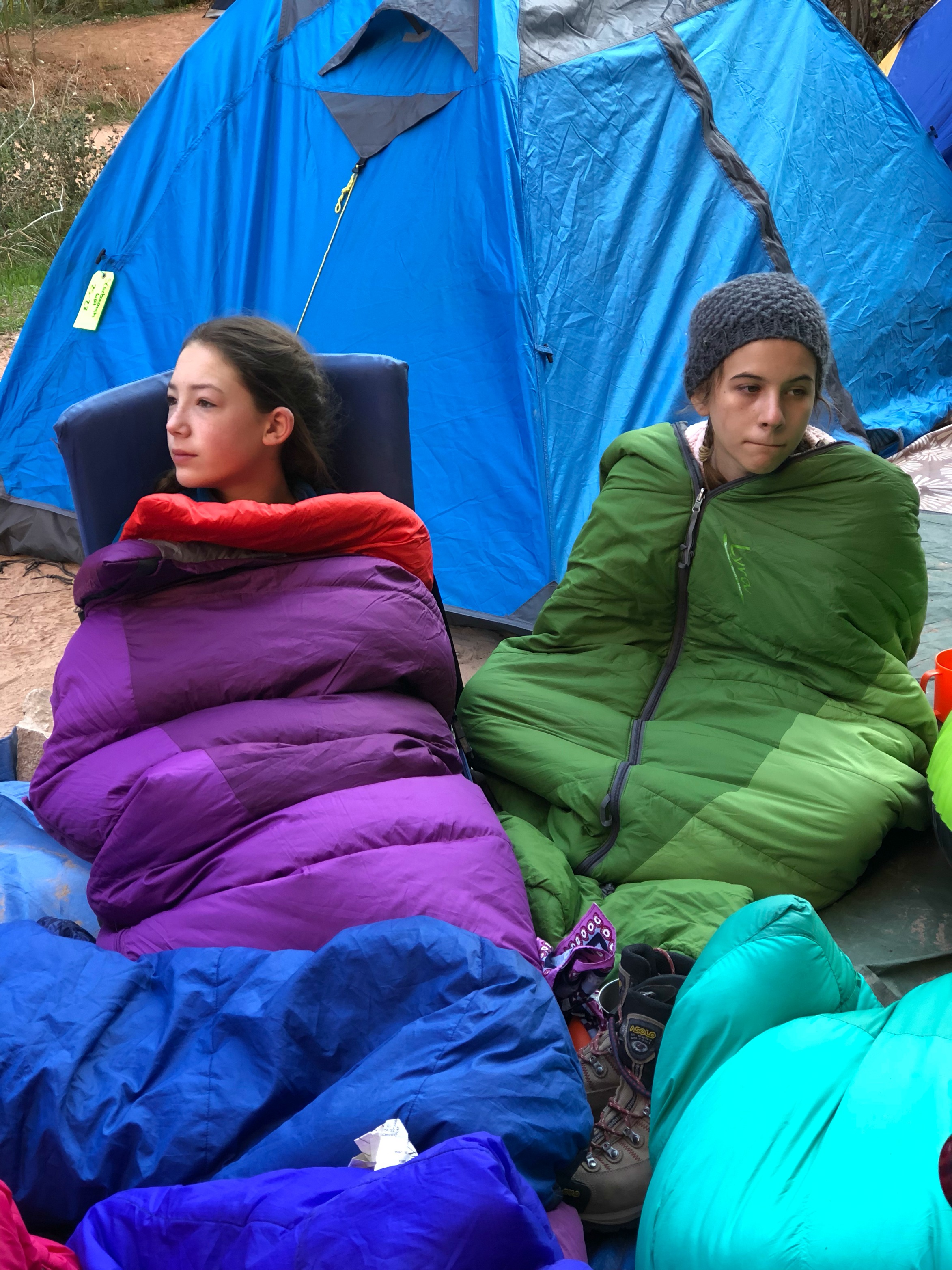 chilly-morning-sleeping-bags-campsite