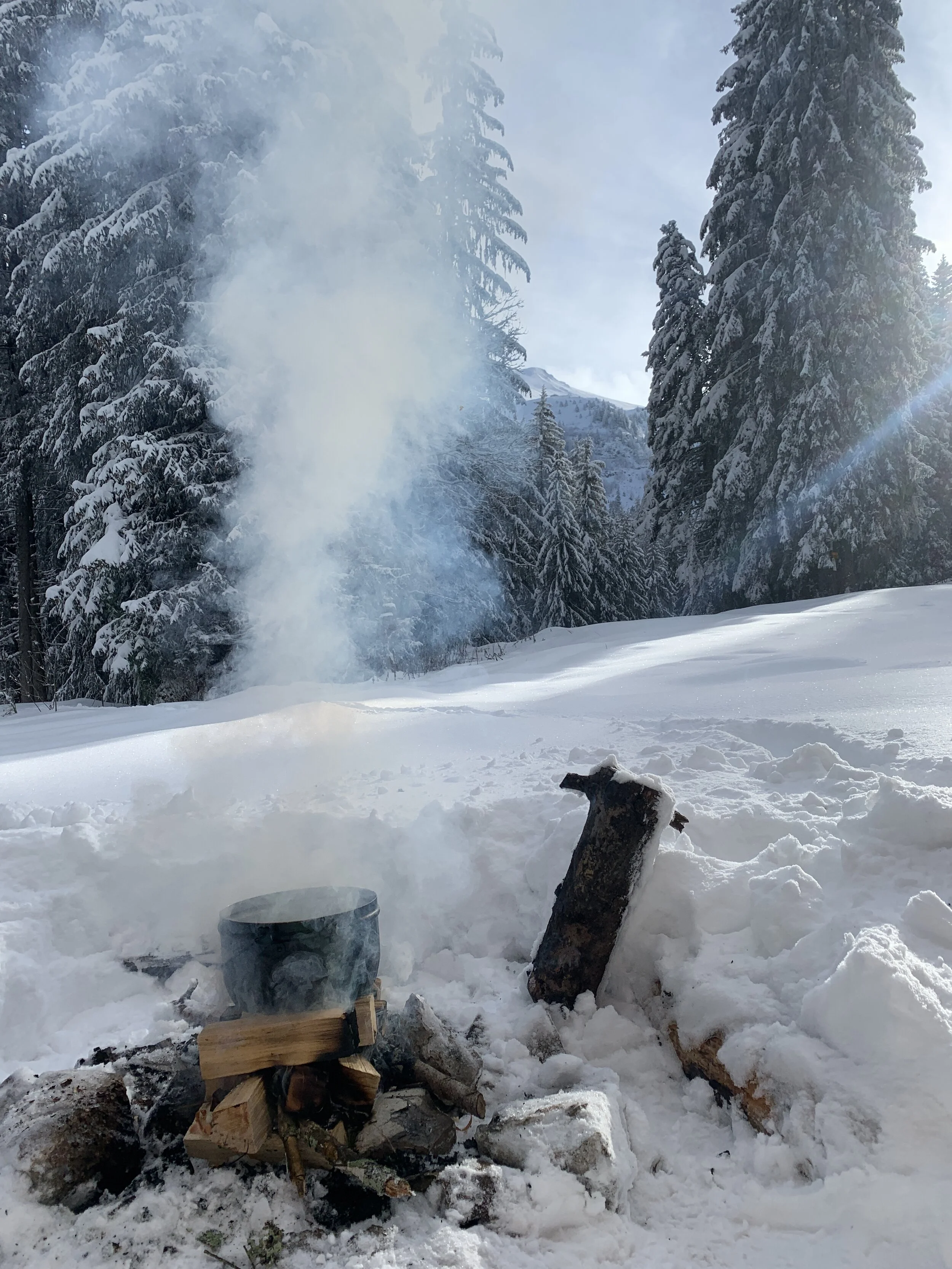 Soirée raquettes à neige, contes et cuisine sur le feu