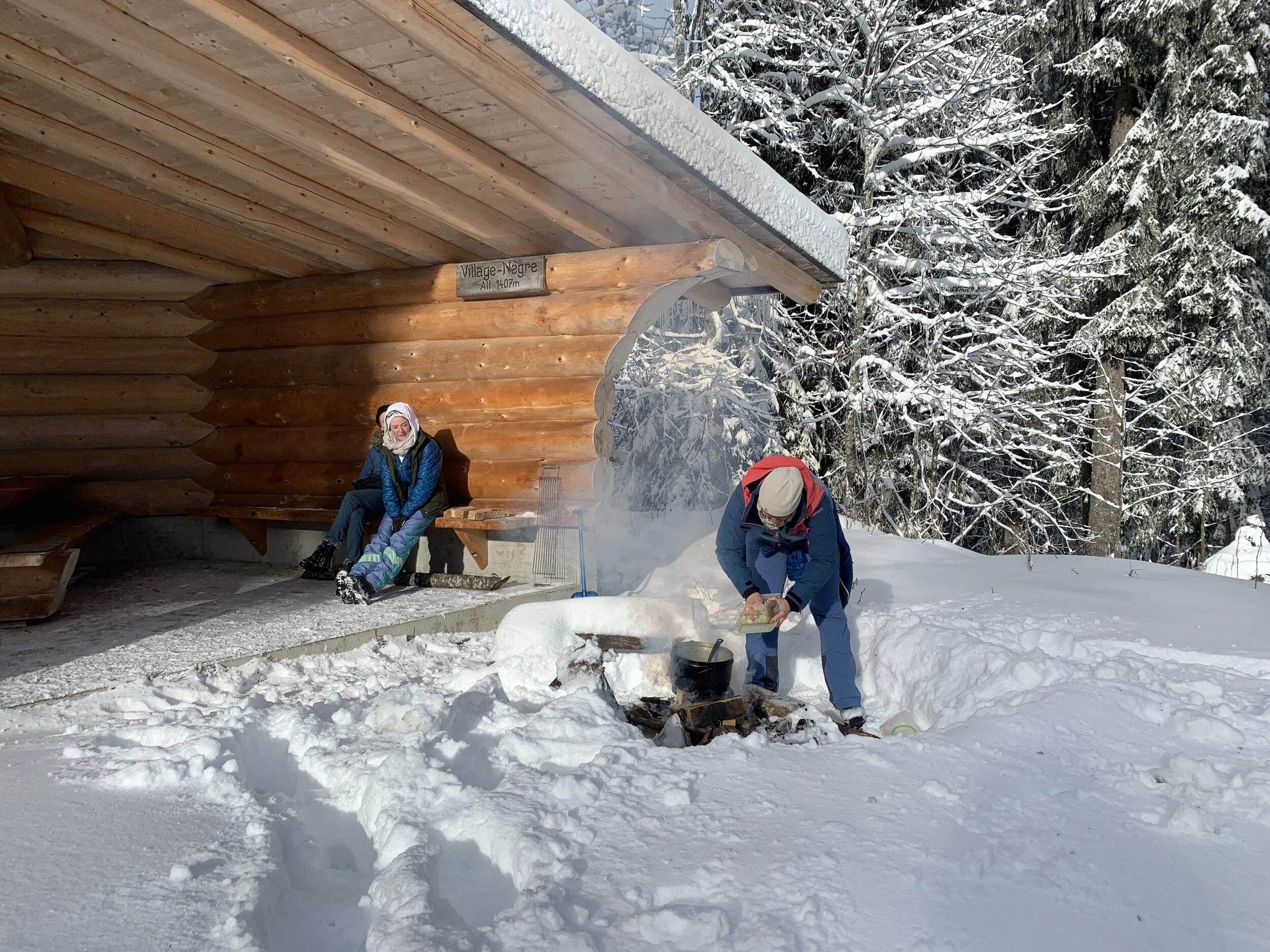 Journée, raquettes à neige et cuisine sur le feu, 17 décembre.2022 