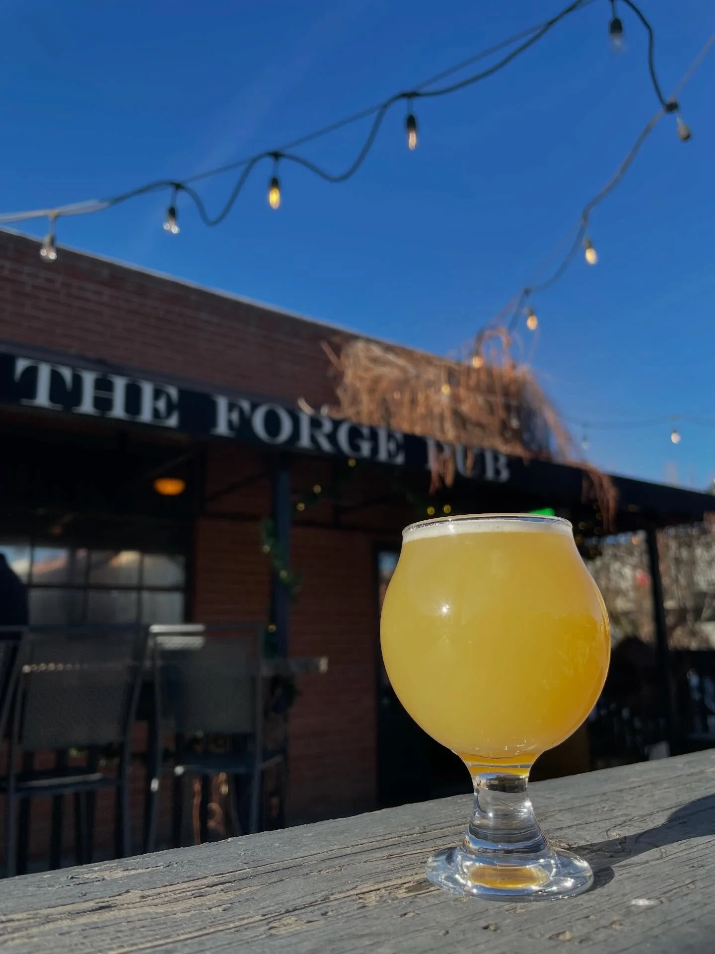 Patio weather! Come catch the sun shining on ours! Cheers ☀️🕺🍻