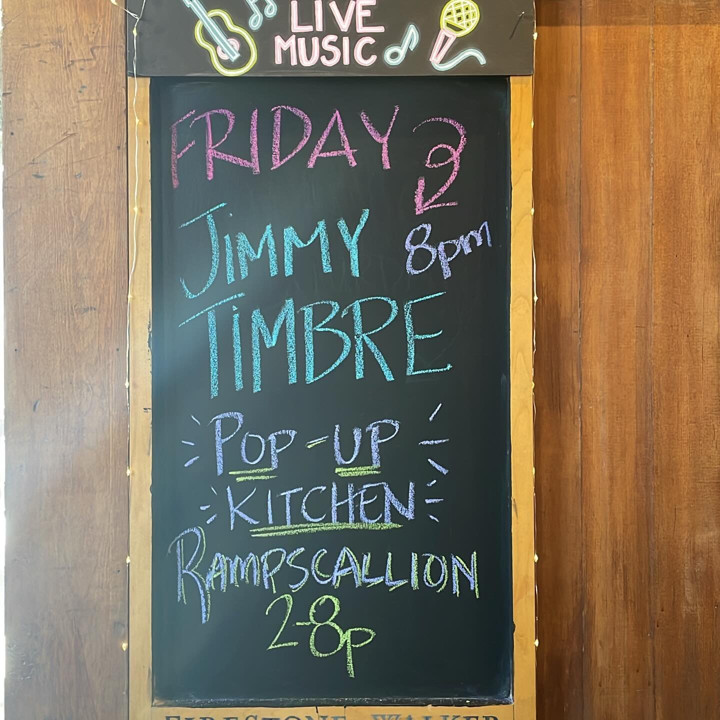 Sunshine, live music, tasty food and cold beer- sounds like a great weekend to us! ☀️😎🍻