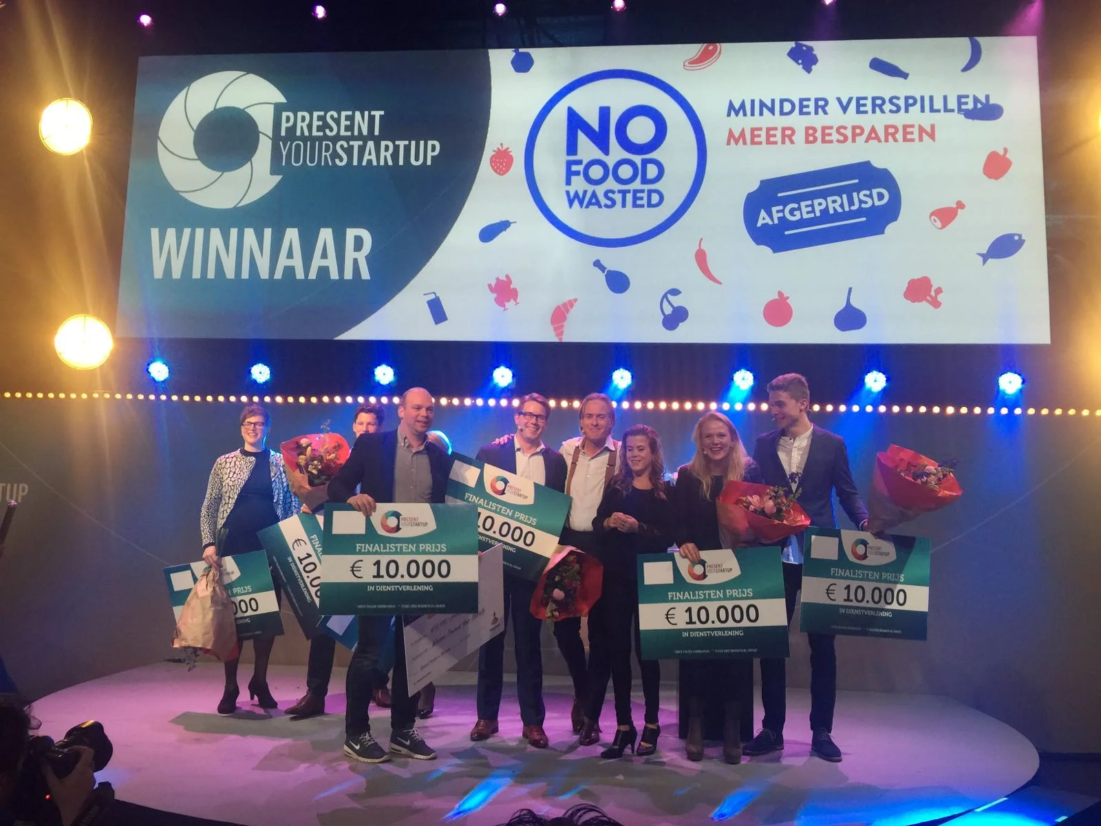 Finalisten 2016 met August de Vocht van NoFoodWasted in het midden.