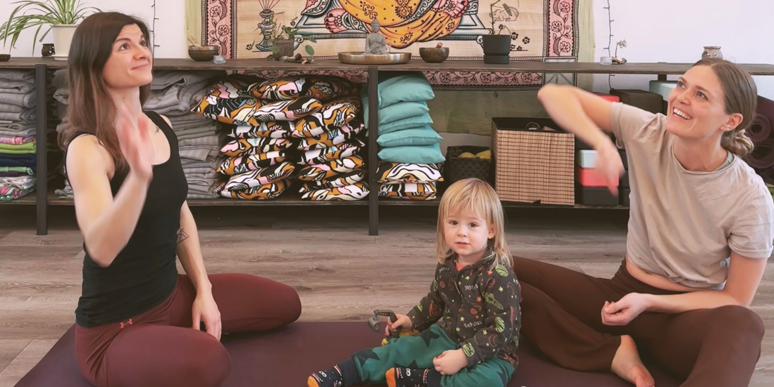 Family Yoga with Agata &amp; Elma
