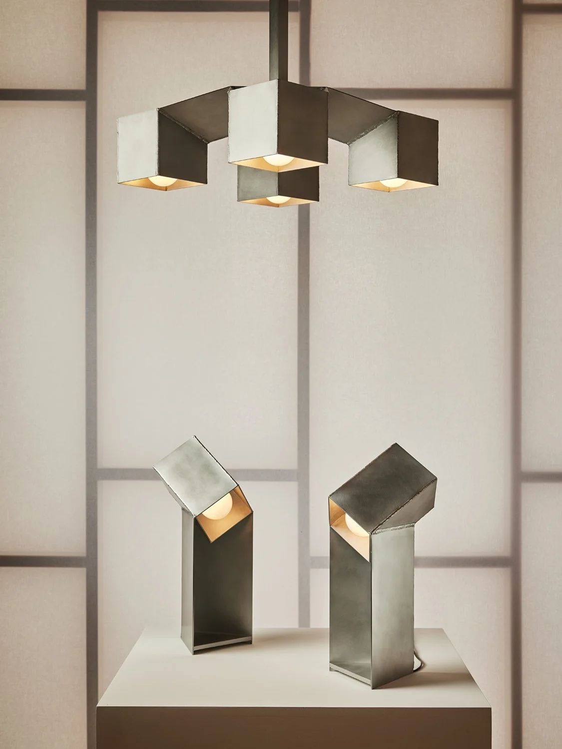 PELLE-helm-pendant4-reading-lamp-1.jpg