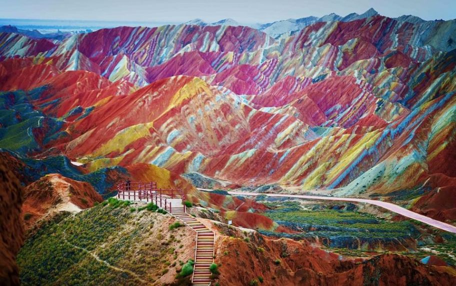 Rainbow Mountains of Zhangye Danxia, China (Credit: Huffington Post STUNNING!!!