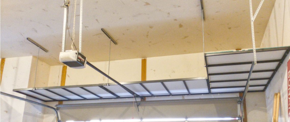 We can install an L-configuration in any lengths. Three units again, with three ceiling support rods.