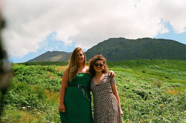 Hiking in Style • Roadtrippin’ pt.1.2 🇮🇪 • Somewhere, Ireland • July 19 • Self-Timer Pentax MX #35mm