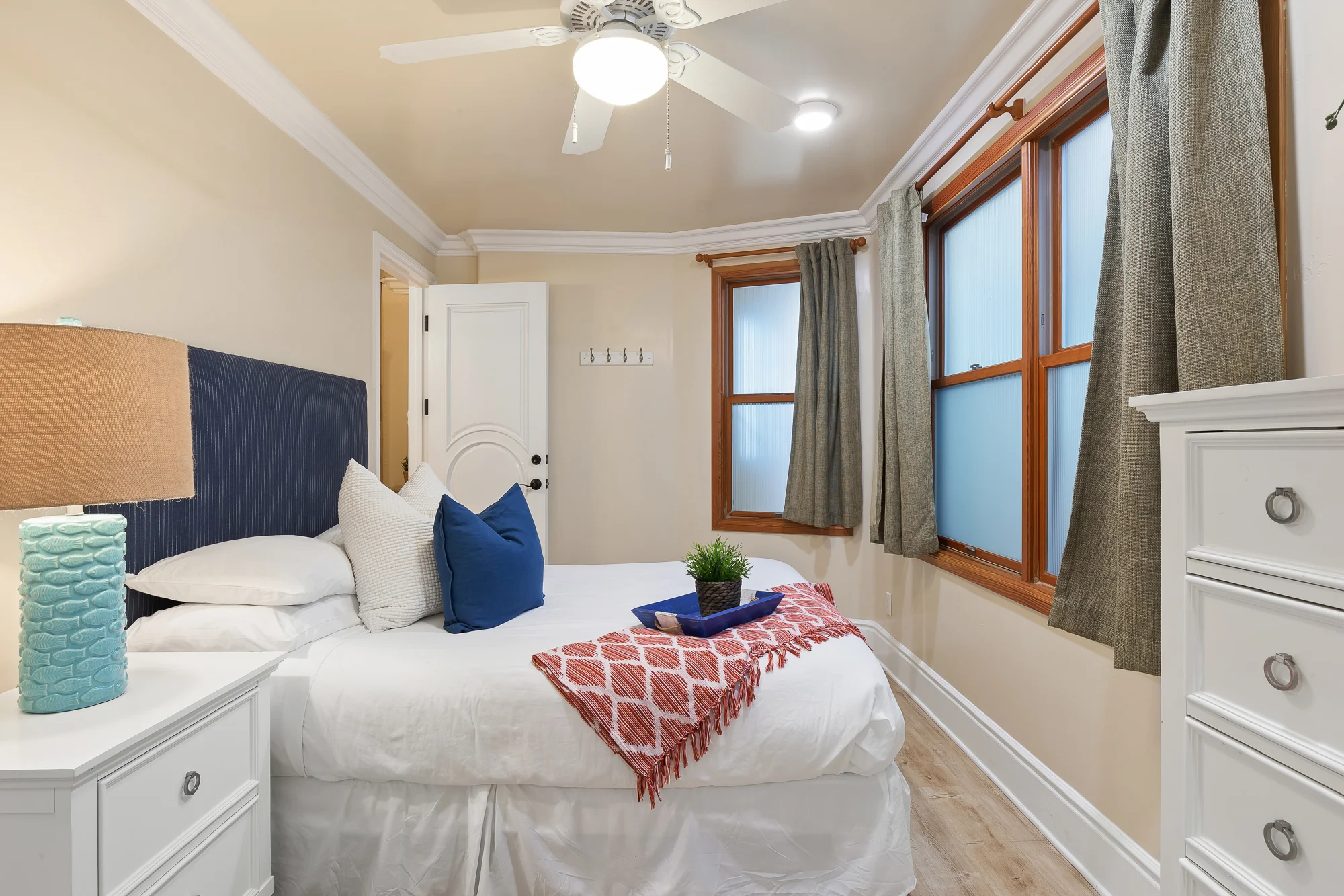 bed 4.jpg