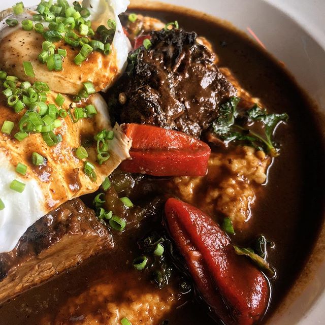 mole braised short rib | cheesy grits | roasted peppers | kale | poached eggs | brunch | golden hill | counterpoint #CPorDIE