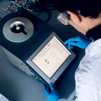 Teaching-Benchtop-NMR-Spectroscopy.jpg