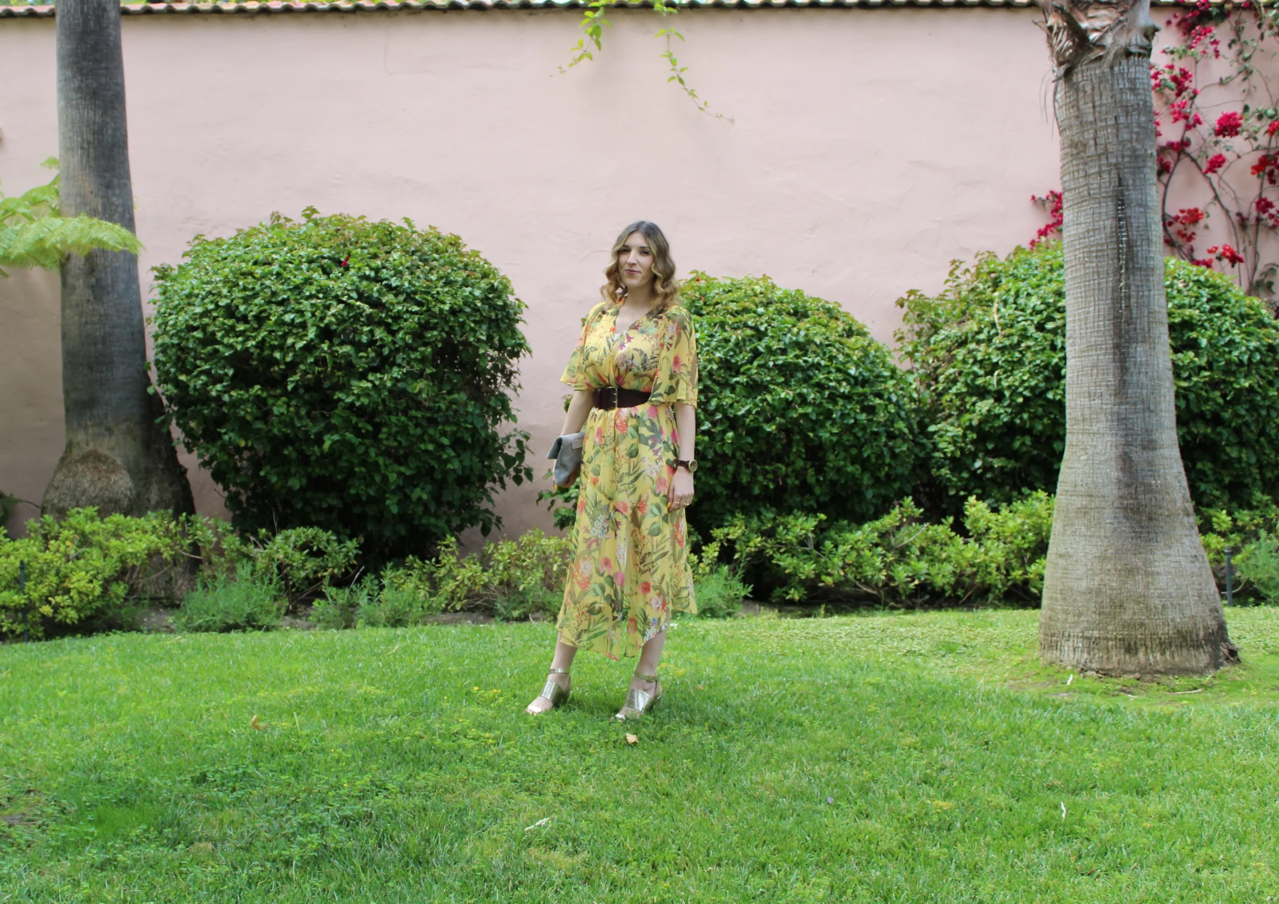 I know I am posting so many pictures of my outfit but I am in love with it and the atmosphere and the hotel in general. Thanks for stopping by! Keep following for more new looks!!! Ciao!