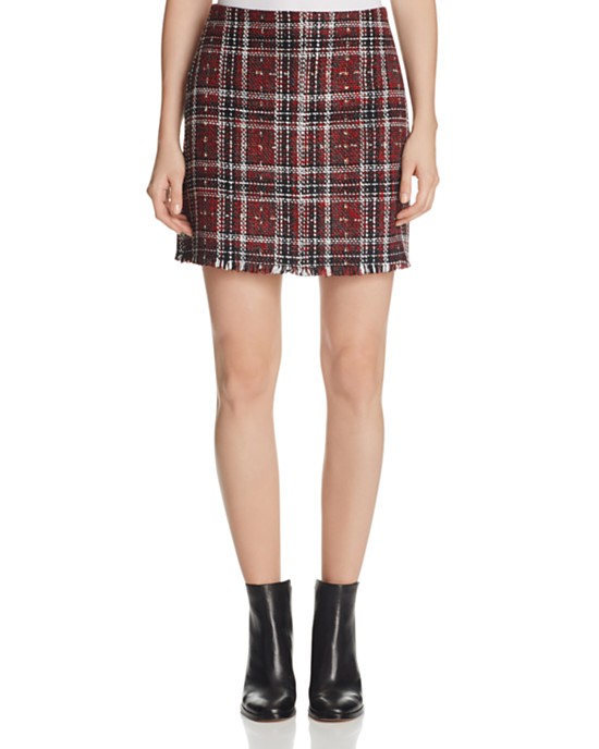 5. Plaid Skirt Plaid really signifies fall in my eyes and in a skirt it's even better! These are my favorite ones, you can view them here , here , and here !