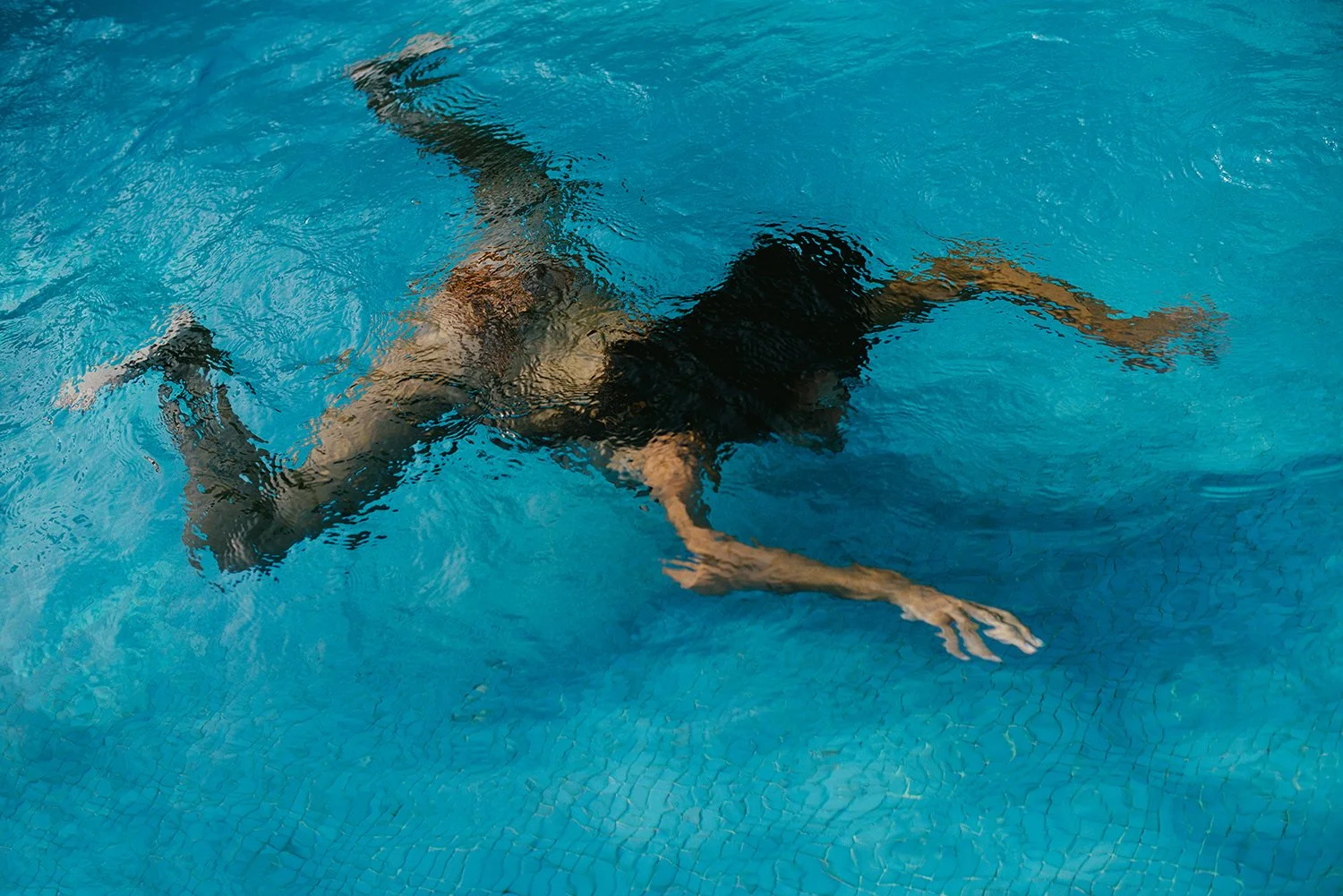 nuria-pool-summer-by-mariya-mileva-02x1500.jpg