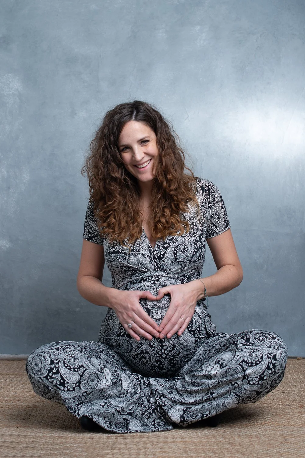 esther-pregnancy-session-by-mariya-mileva-64 x1500.jpg