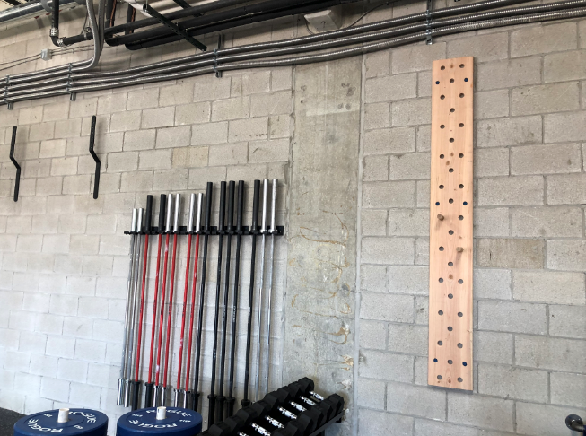 DIY climbing pegboard 