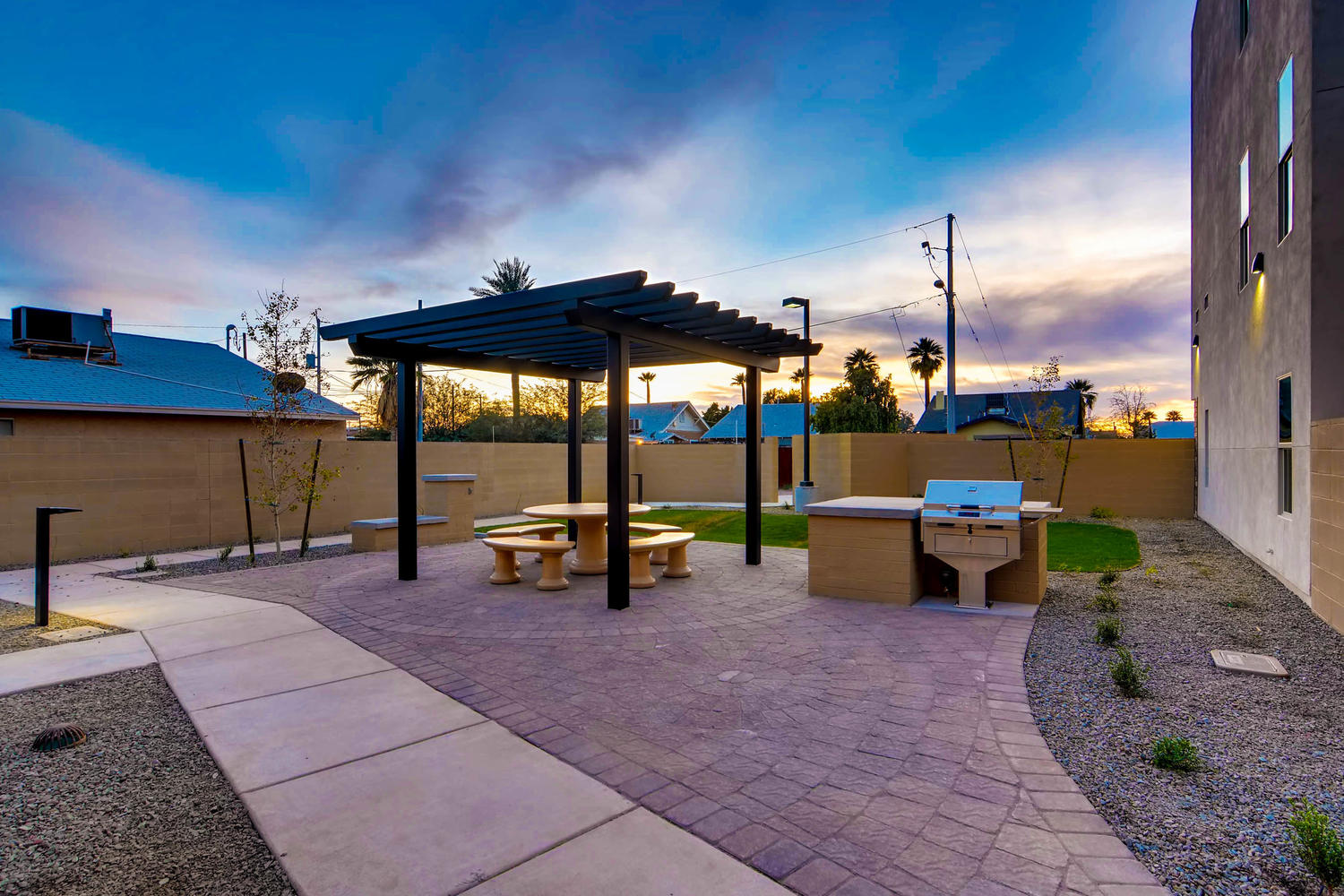 820 N 8th Avenue Phoenix AZ-large-009-15-Patio-1500x1000-72dpi.jpg