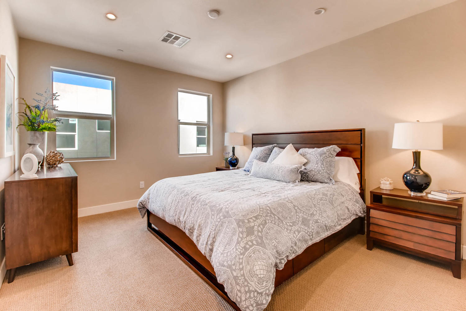 820 N 8th Ave 23 Phoenix AZ-large-019-17-2nd Floor Bedroom-1500x1000-72dpi.jpg