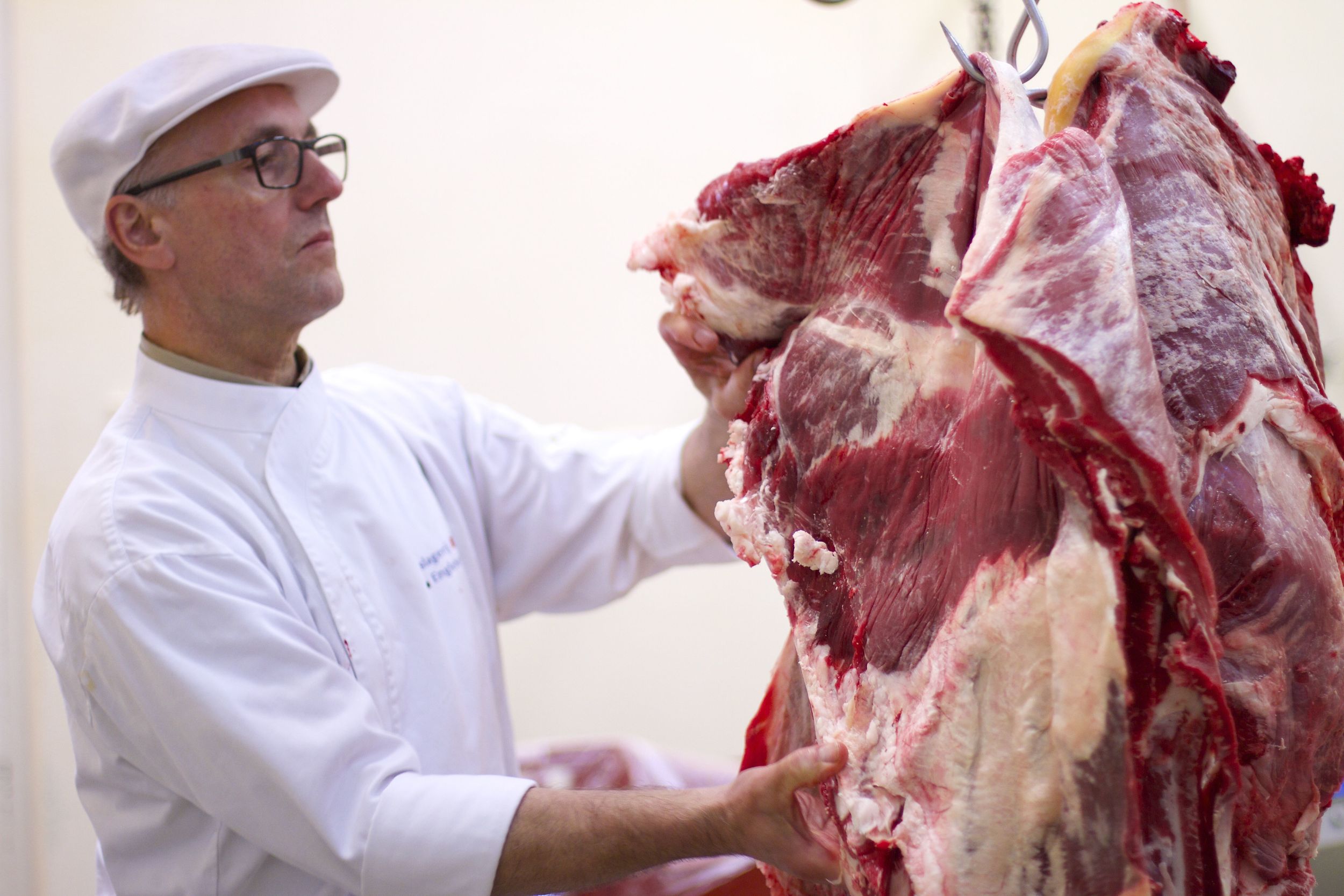 Nico Englebert keurt vlees