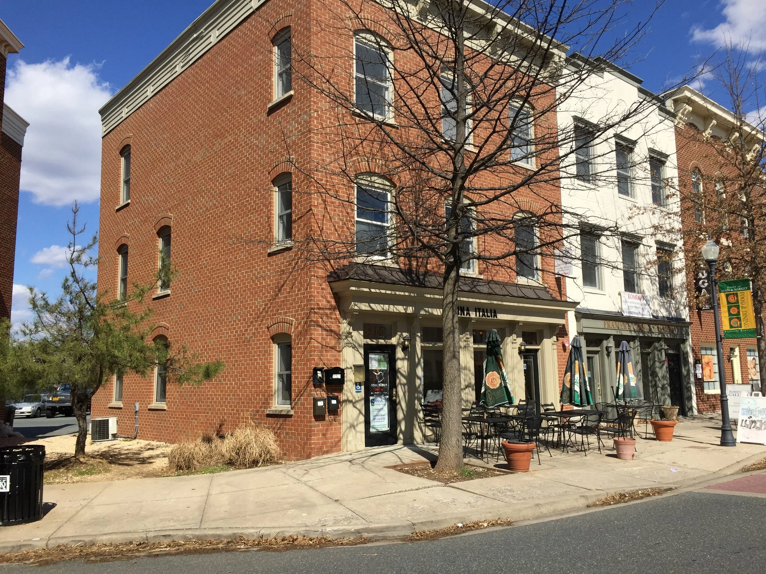 Front entranceoffice.JPG