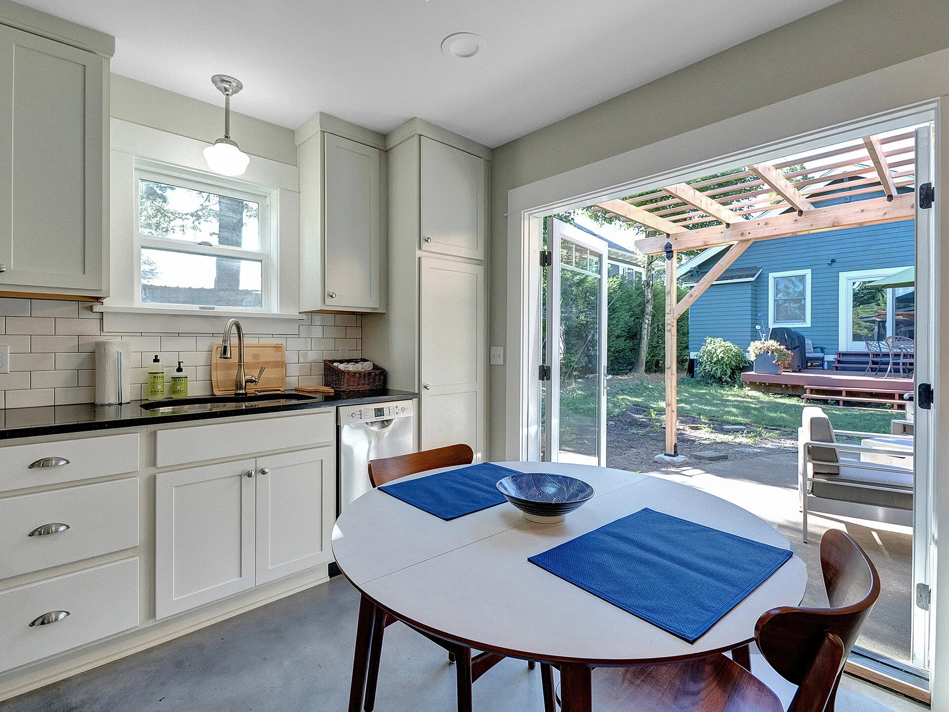 3327 NE Clackamas St - Portland - 08.jpg