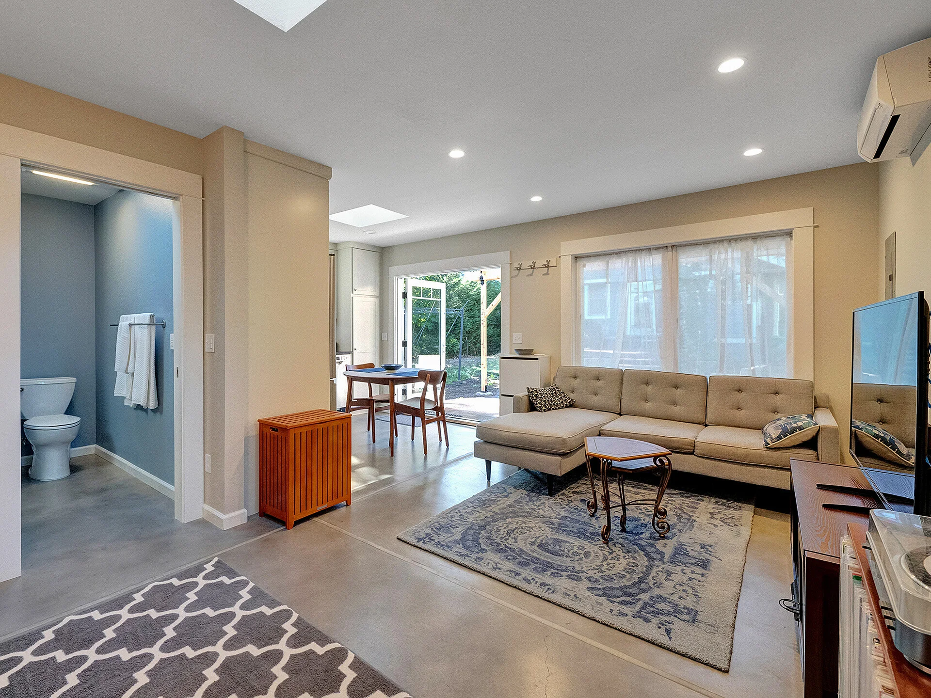3327 NE Clackamas St - Portland - 19.jpg