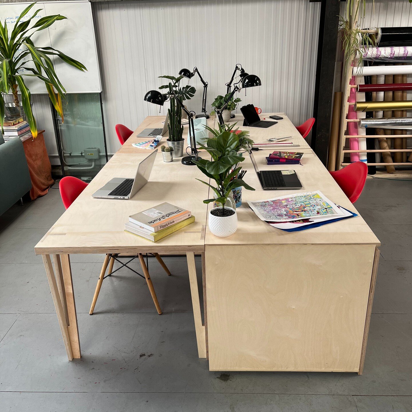 Workspaces available for 2023
Get in touch if you&rsquo;d like to hire a desk at Create 180. Includes power, wifi and kitchen access.
Based in Greenwich between Ikea and Greenwich Shopping Park.
If your project requires any CNC, poster printing, viny