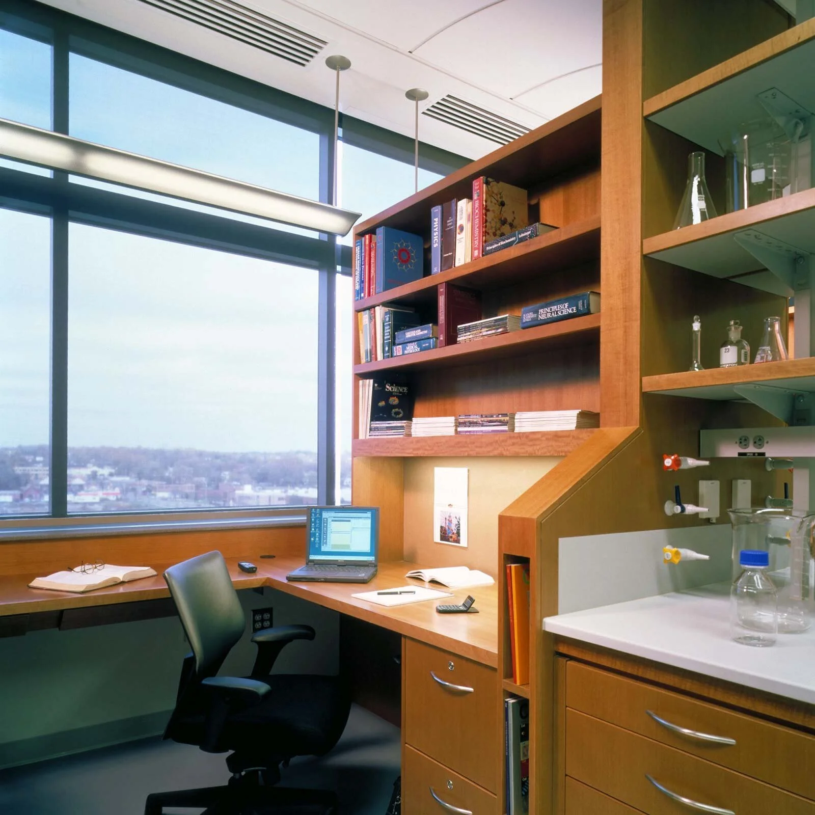 stowers-lab-office.jpg