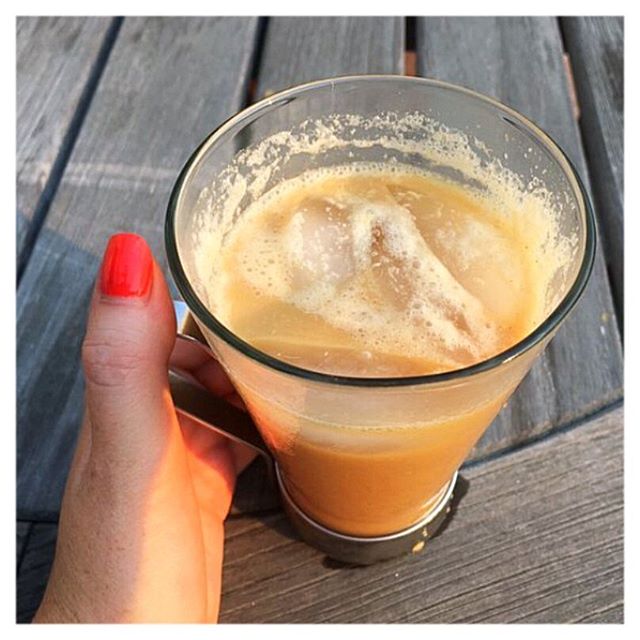 A coffee post on a Monday... groundbreaking 😂 But this #mushroomcoffee IS actually groundbreaking...! Makes me feel so good like few things on a Monday morning can ☕️☕️ All deets and a killer iced coffee recipe are posted on the blog 😋
#IllBeReadyI