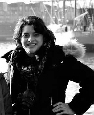 Mariana Gaytán Mariana es psicóloga y economista del comportamiento. Tiene un master en Behavioral & Economic Science por la Universidad de Warwick. Es parte del Instituto Mexicano de Economía del Comportamiento, y Jefe de Departamento de Proyectos en la Facultad de Psicología de la UNAM. Le interesa la aplicación de la Economía del Comportamientoen el diseño y realizaciónde políticas públicas , análisis de toma de decisiones y salud.