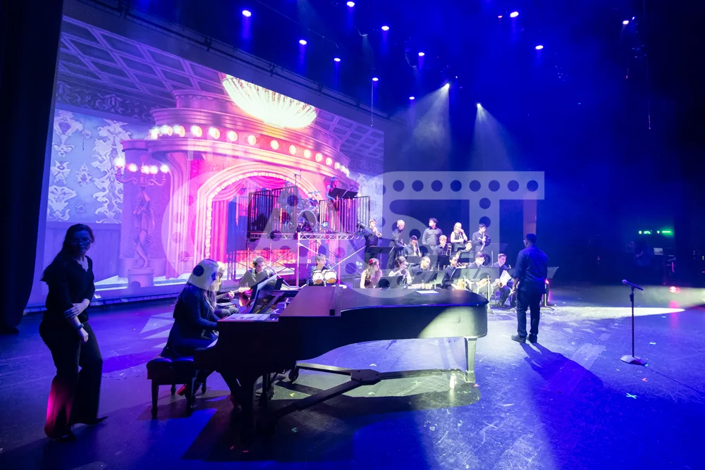 CastProductions_2019-2915.jpg